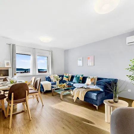 Panoramic Beachfront Island Views King Size Terrace Lägenhet