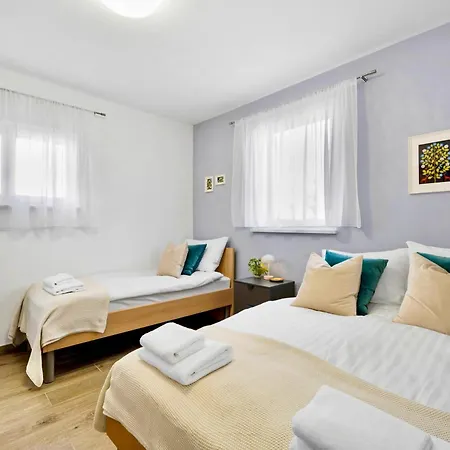 Panoramic Beachfront Island Views King Size Terrace Lägenhet