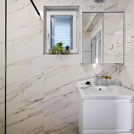 Panoramic Beachfront Island Views King Size Terrace Daire Zaboric