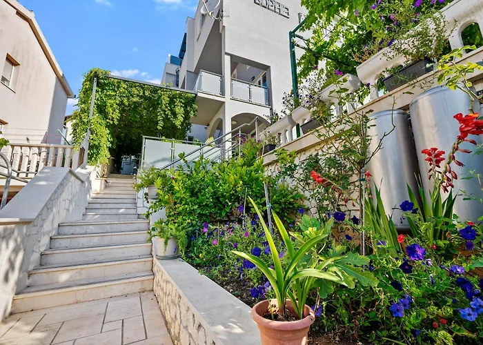 Panoramic Beachfront Island Views King Size Terrace