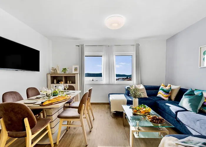 Panoramic Beachfront Island Views King Size Terrace